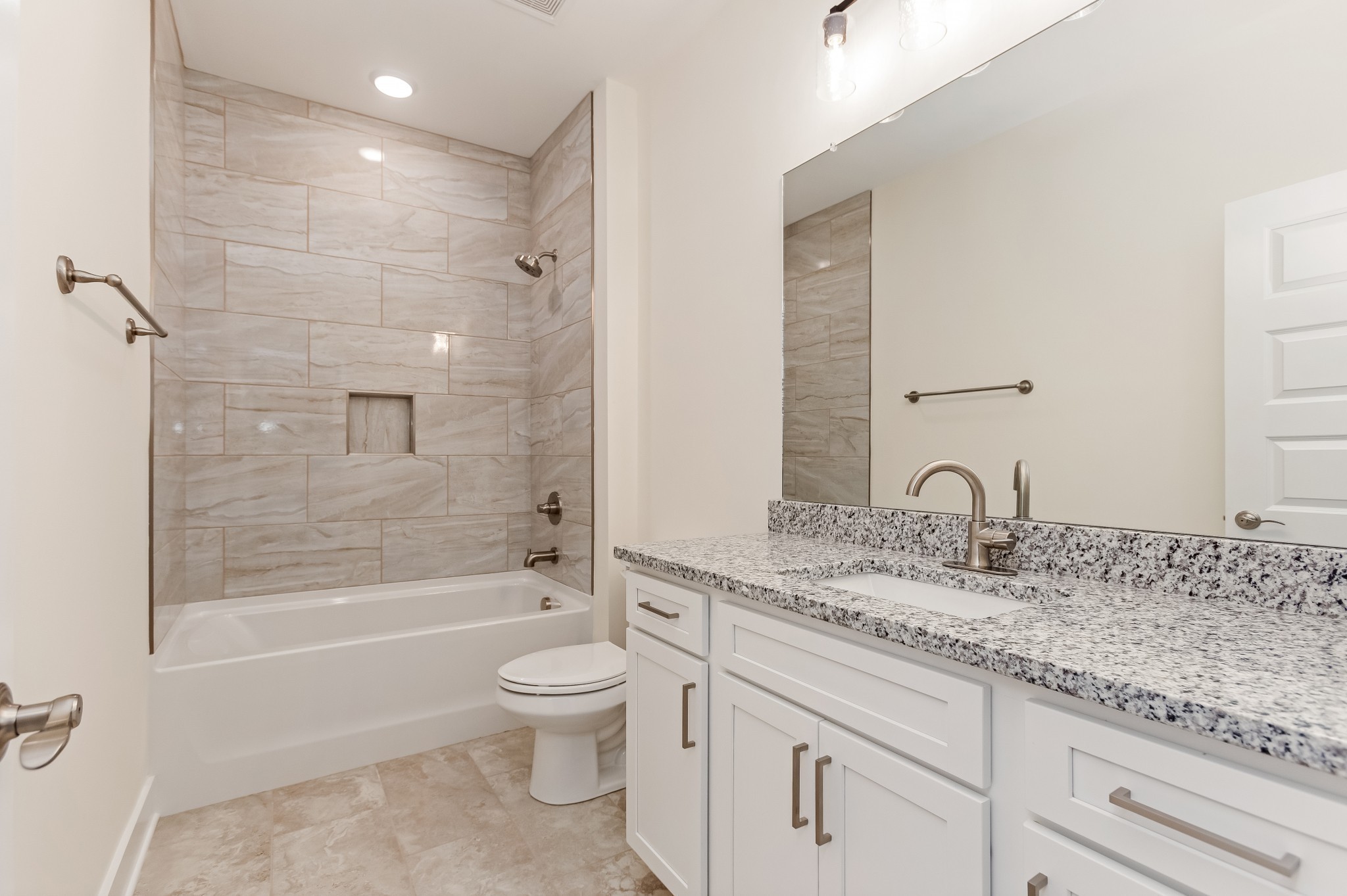 2048 Blackstone Drive Property Photo 38