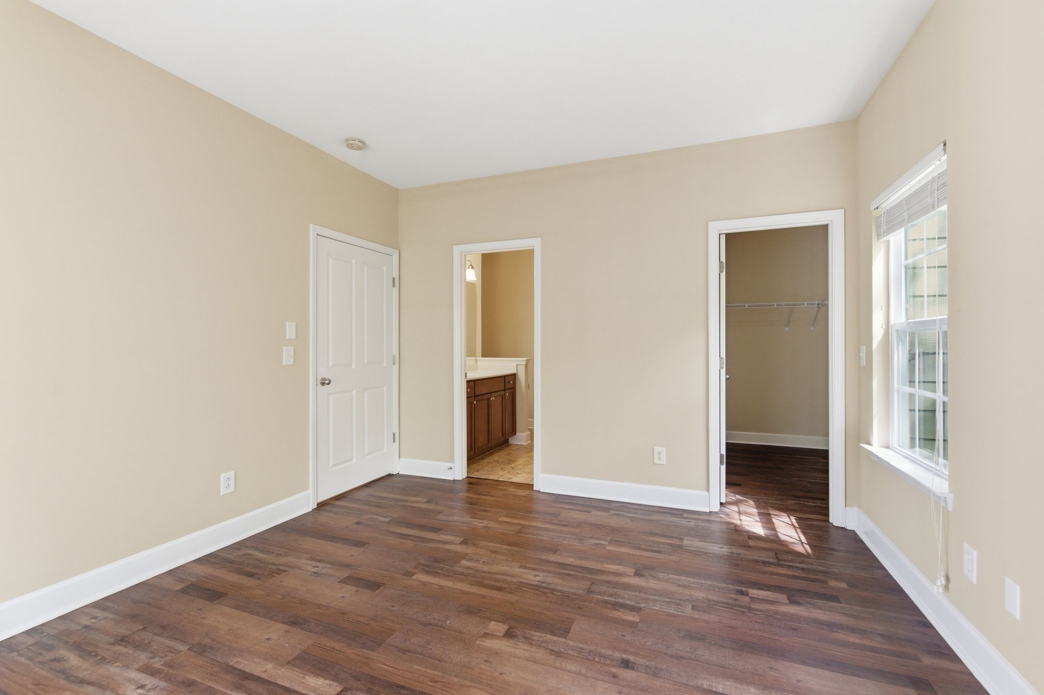 4848 Bevendean Dr Property Photo 10