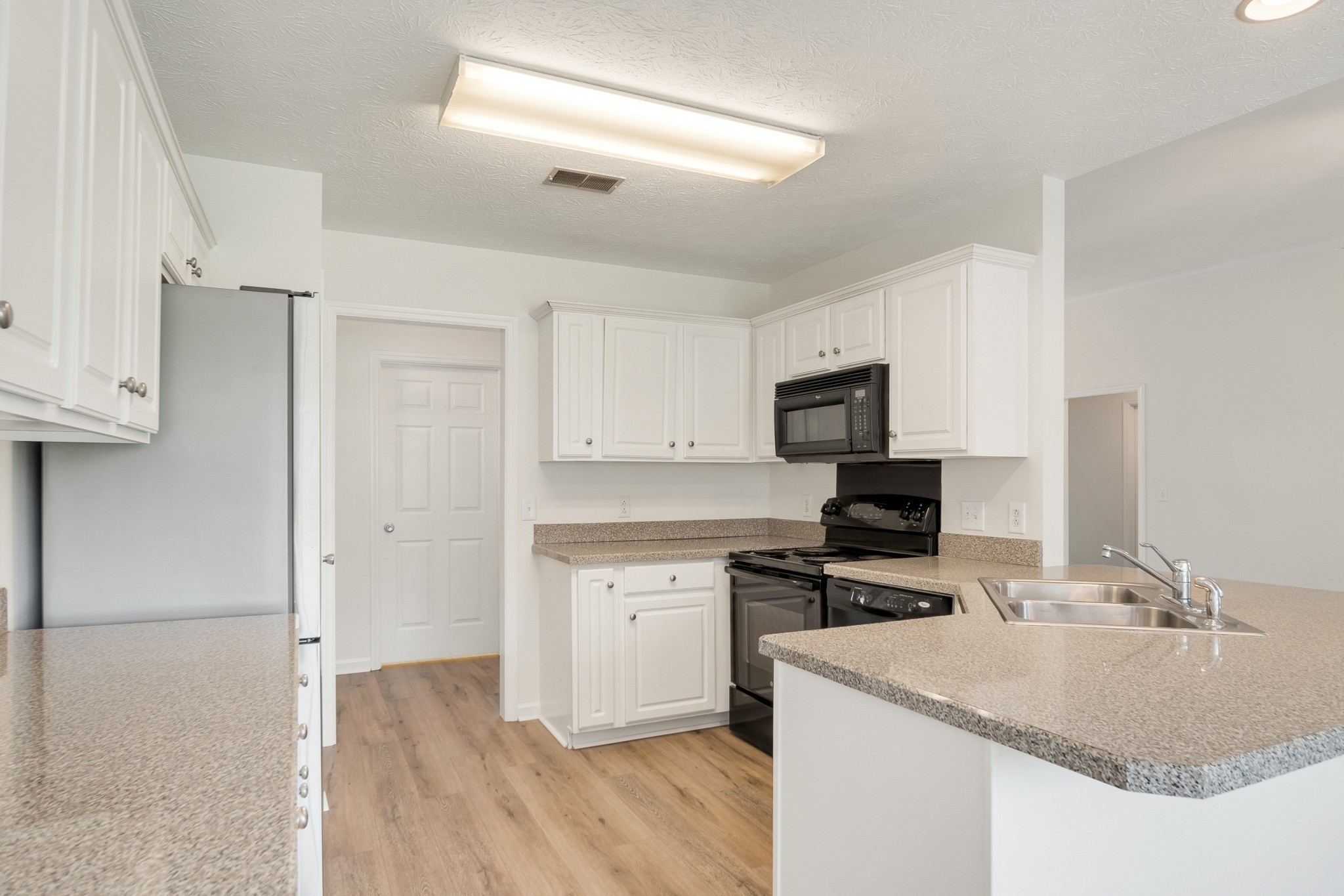 1025 Notting Hill Drive Property Photo 17