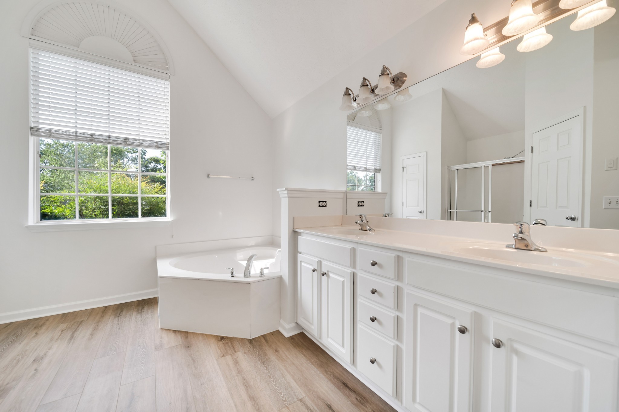 1025 Notting Hill Drive Property Photo 27