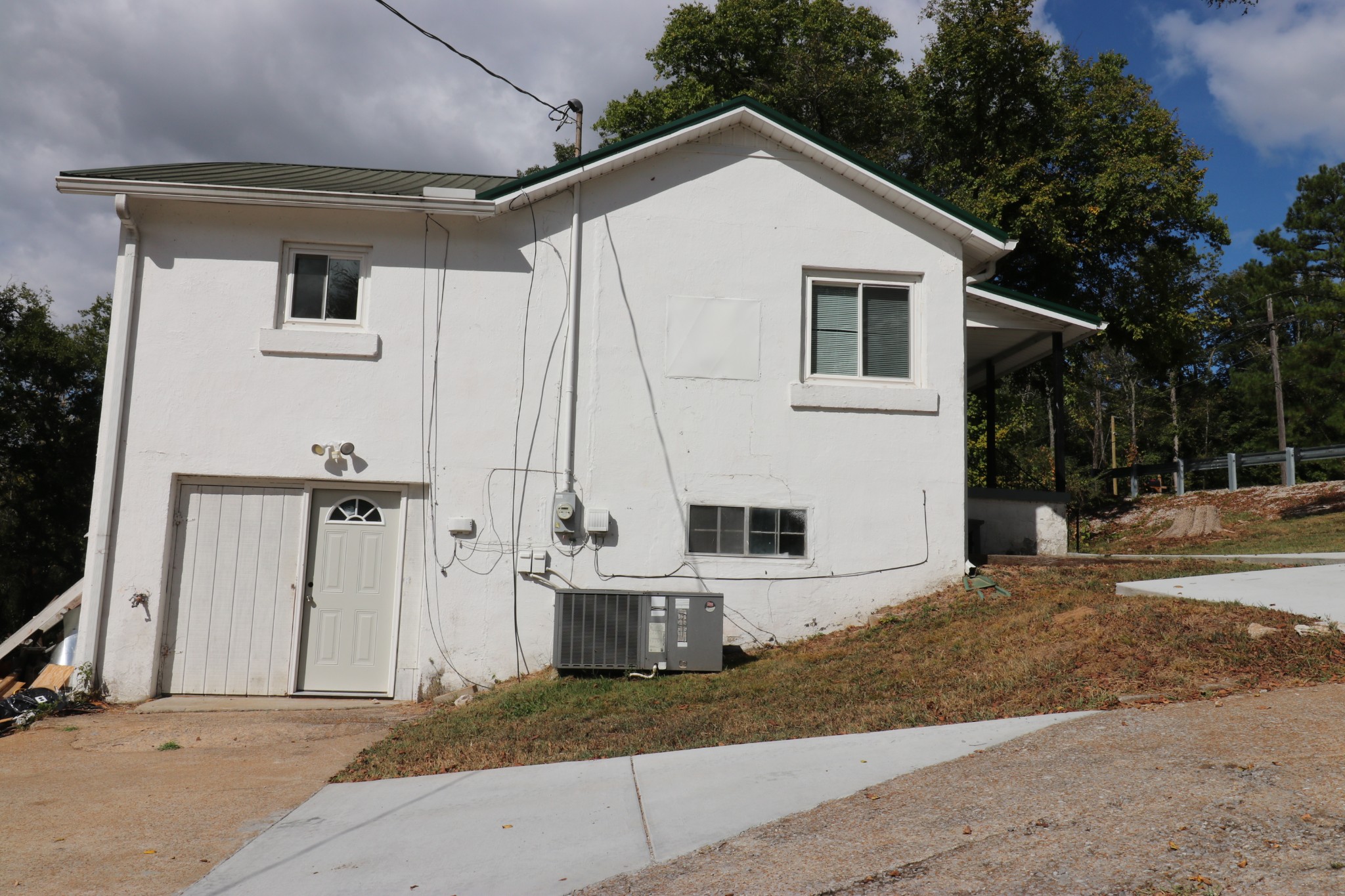 8294 Lawrenceburg Hwy Property Photo 4