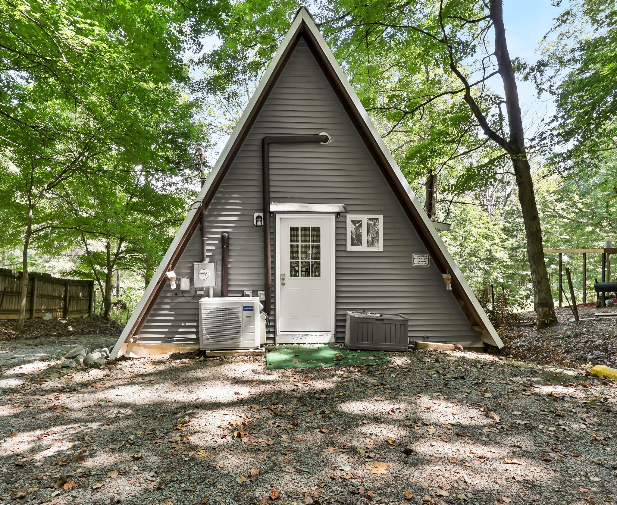 111 Lakeshore Dr Property Photo 2