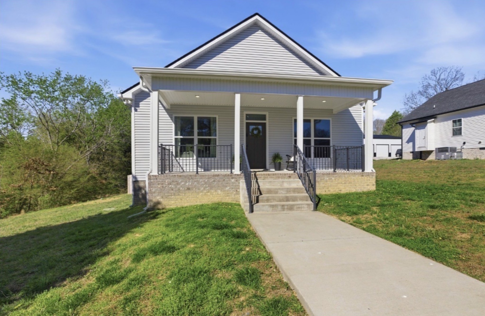1030 Oak Dr Property Photo 1