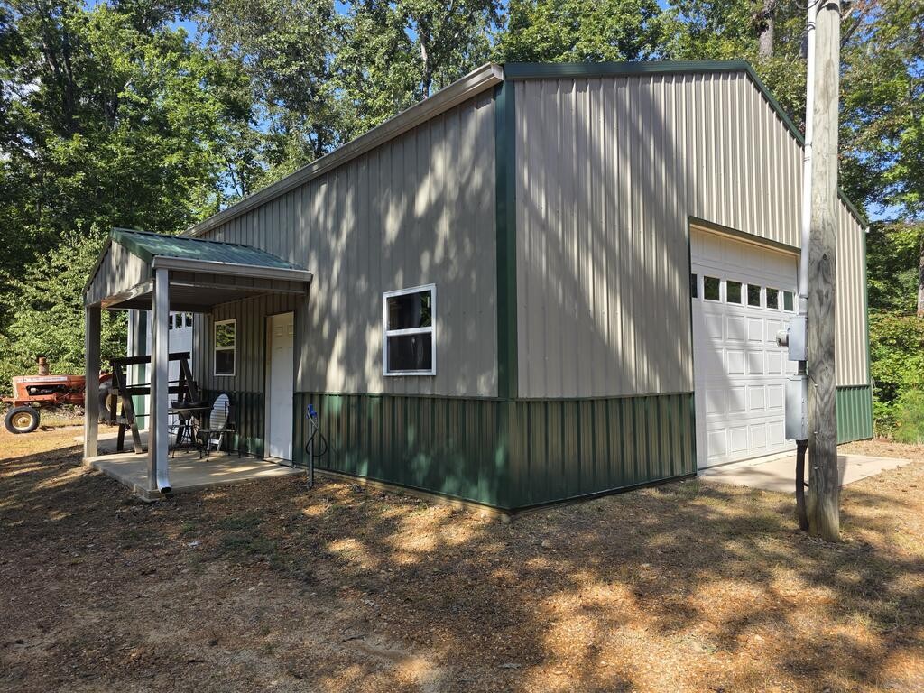 372 Catfish Rd Property Photo 2