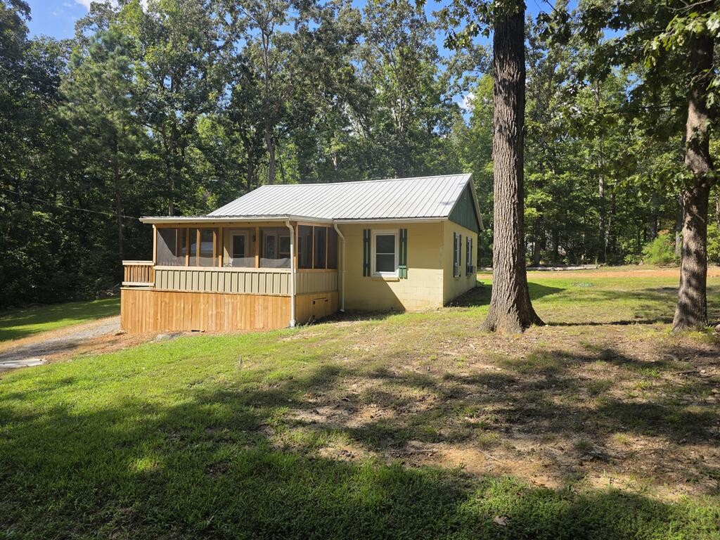 372 Catfish Rd Property Photo 3