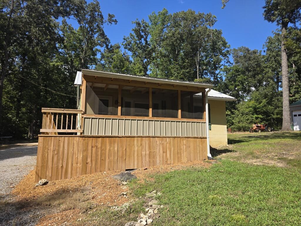 372 Catfish Rd Property Photo 4