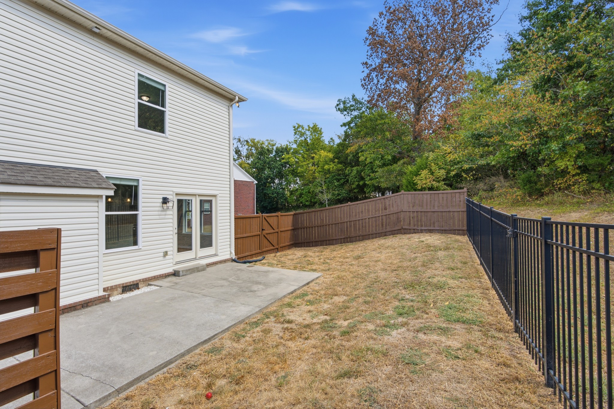 2110 Oaksprings Pl Property Photo 3