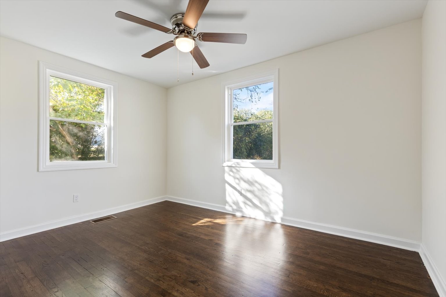 420 Elm St Property Photo 25