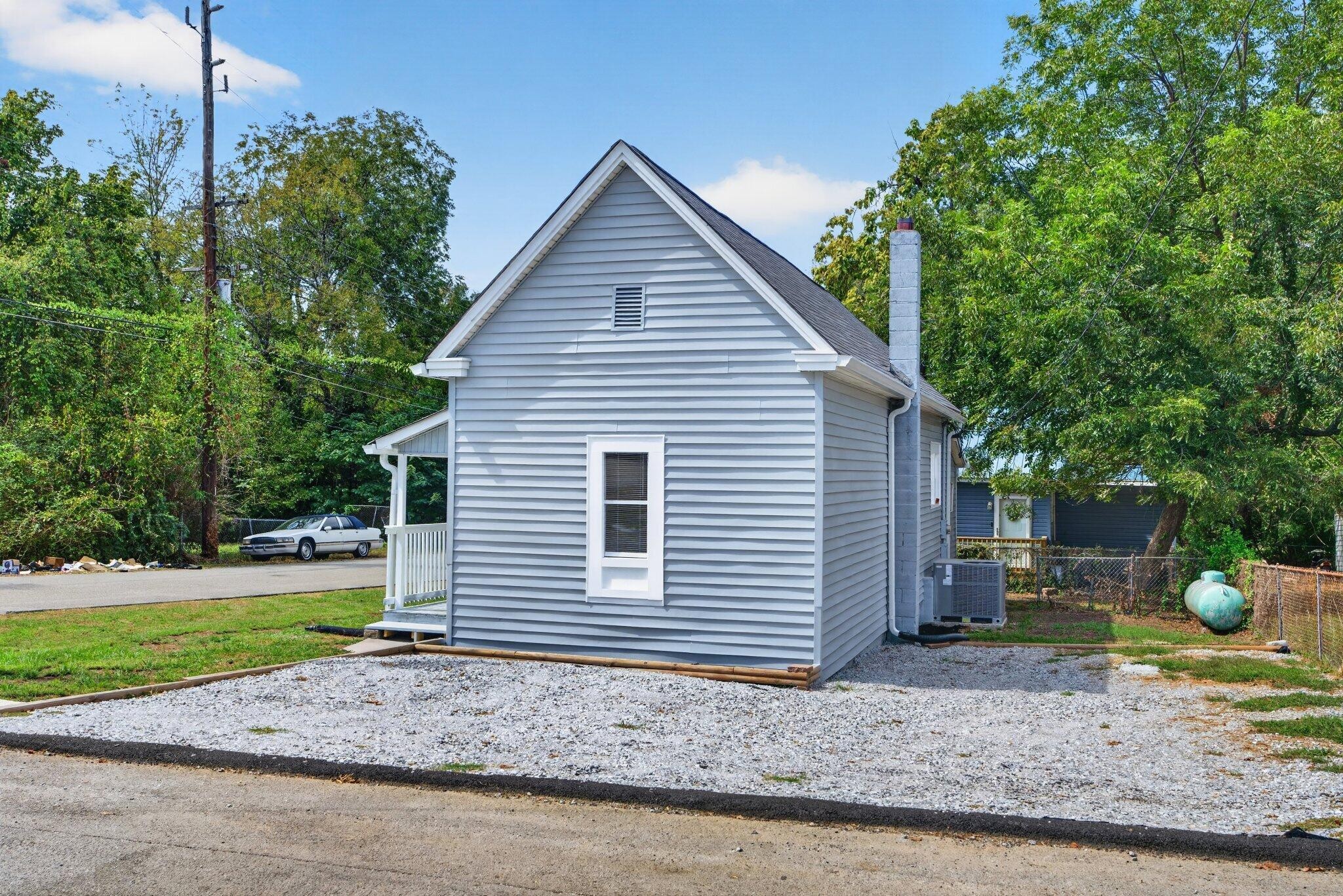 1701 Stanfiel Street Property Photo 2