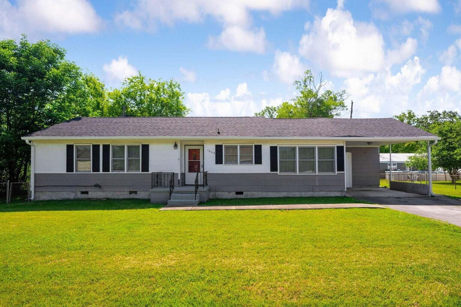 1008 Hurst Street Property Photo 1