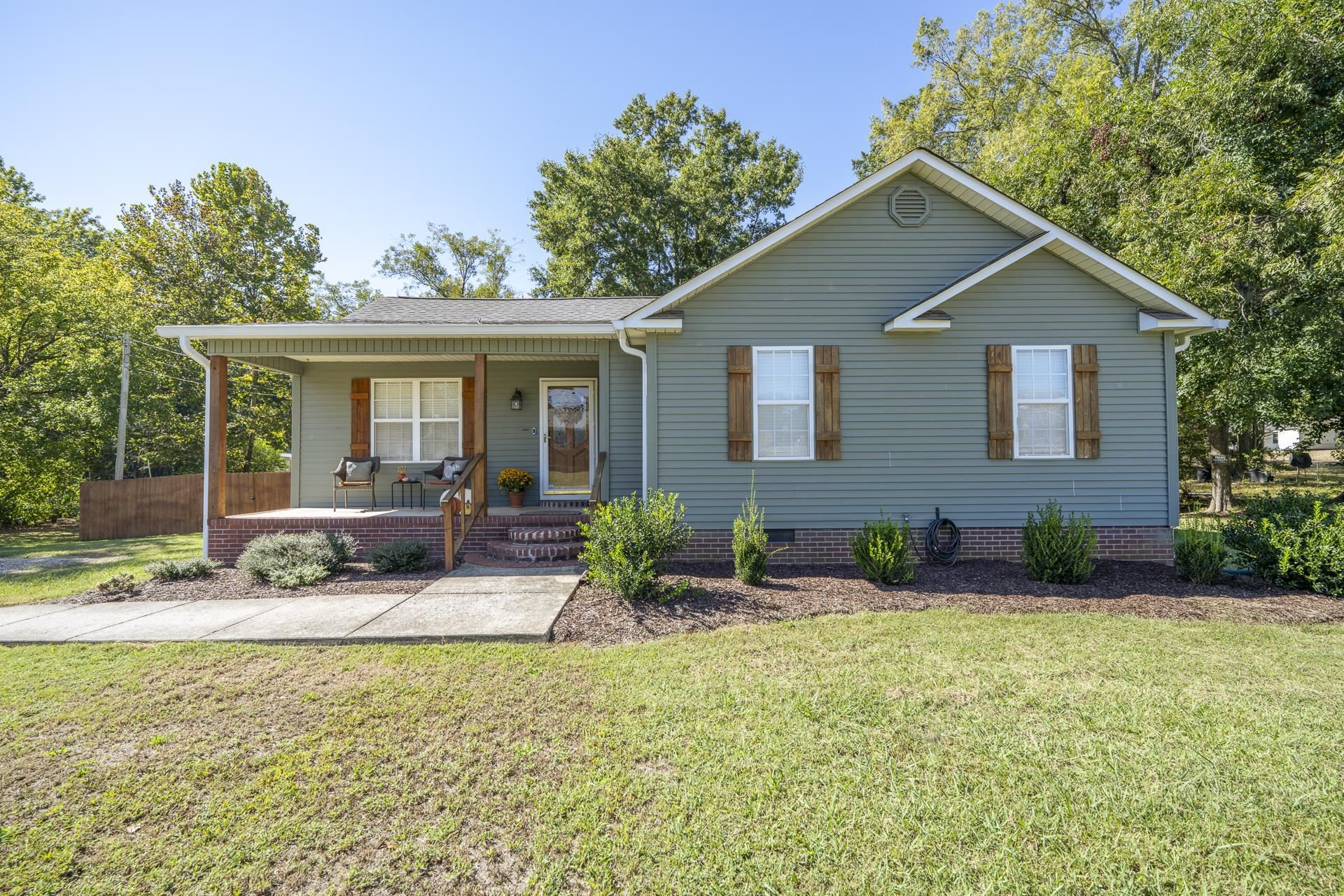 256 Cypress Ave Property Photo 1