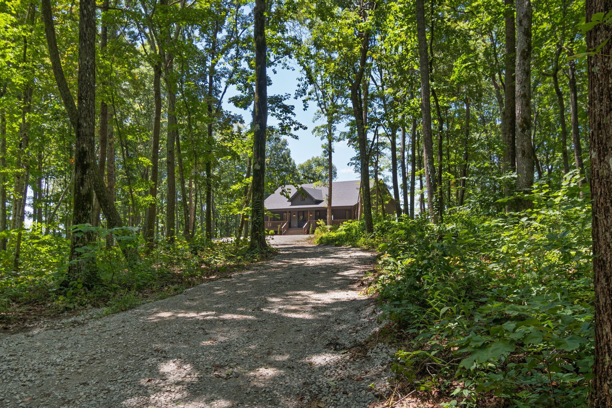 900 Valley View Drive Property Photo 3
