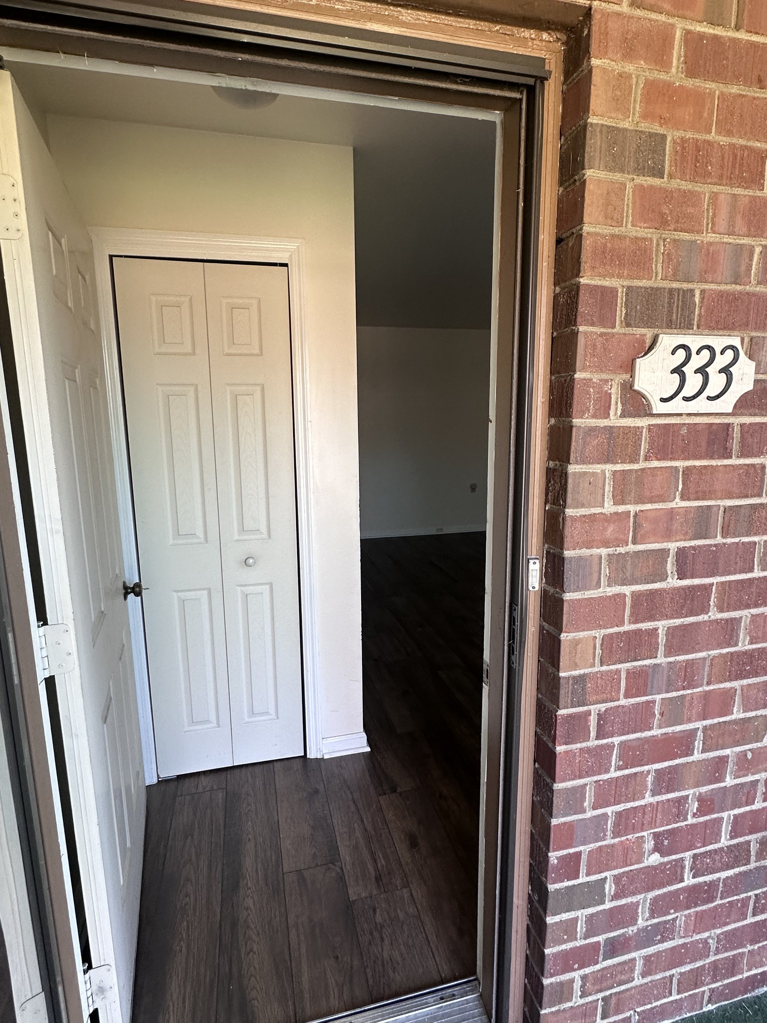 333 Deer Lake Dr Property Photo 9