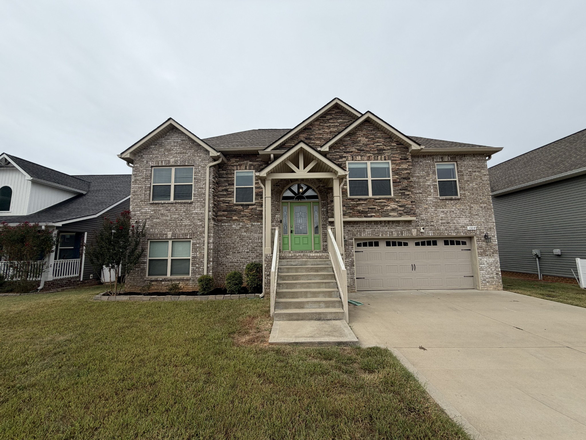 1004 Shirley Dr Property Photo 1