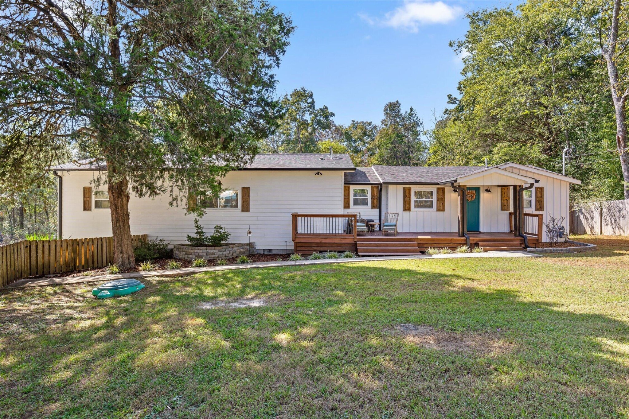 6607 Snow Hill Road Property Photo 1