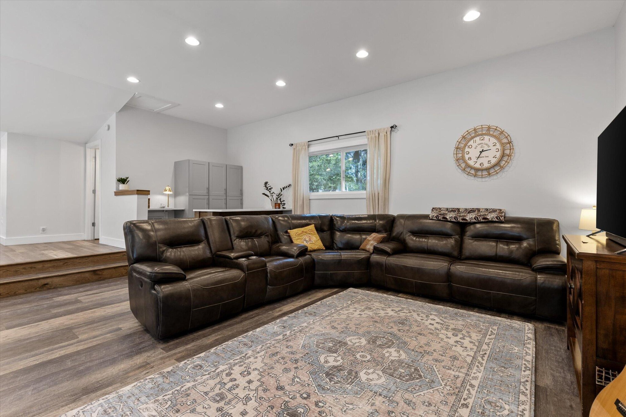 6607 Snow Hill Road Property Photo 3