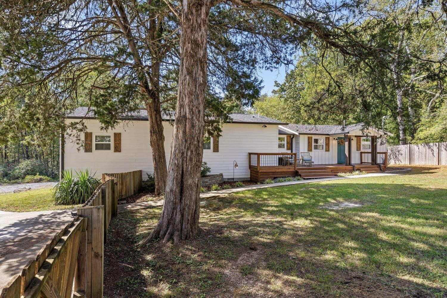 6607 Snow Hill Road Property Photo 6