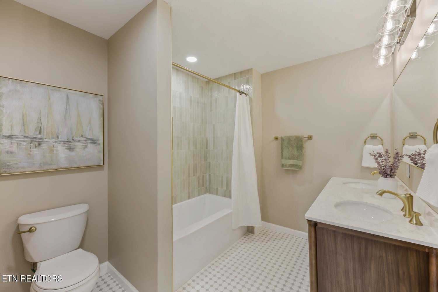 412 Mayfield Ave Property Photo 9
