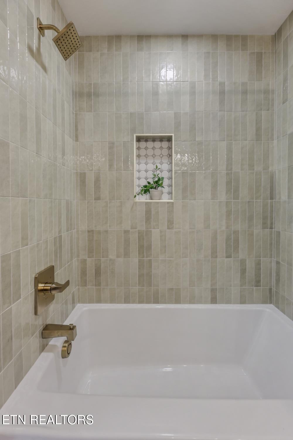 412 Mayfield Ave Property Photo 10