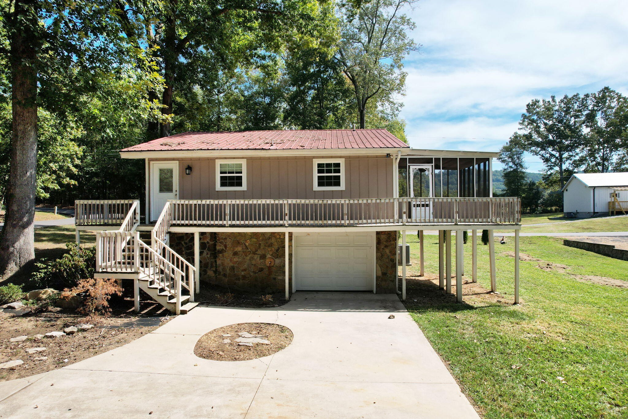 374 Marina Hills Circle, Nw Property Photo 3