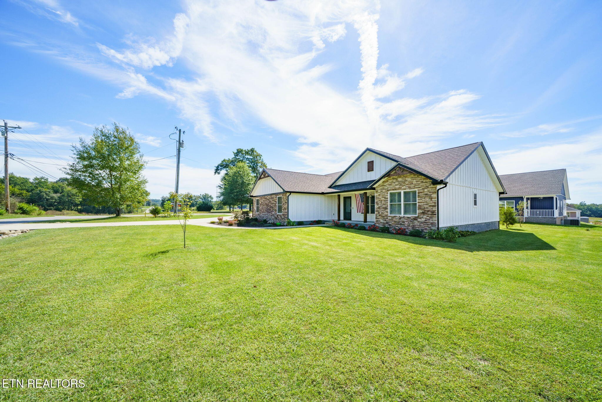2643 Cook Rd Property Photo 3