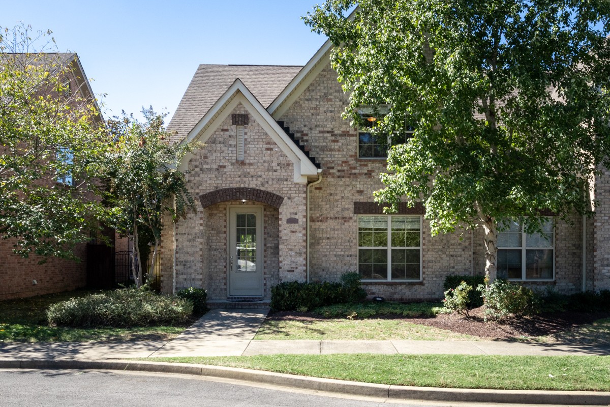 1122 Cavesson Cir Property Photo 1