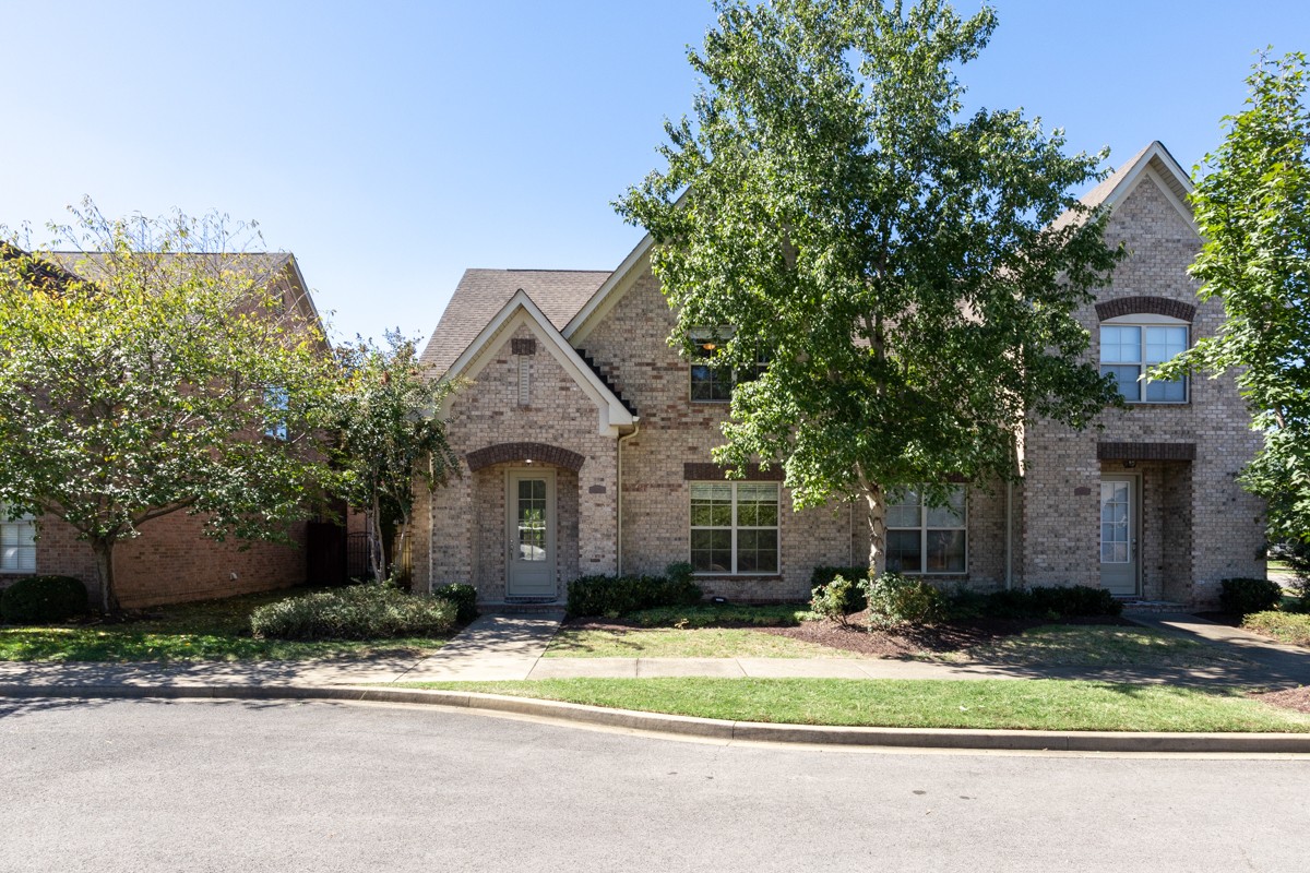 1122 Cavesson Cir Property Photo 2