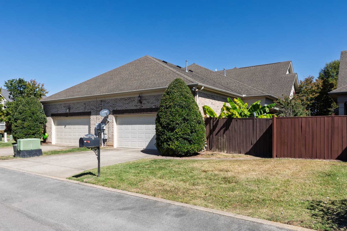1122 Cavesson Cir Property Photo 30
