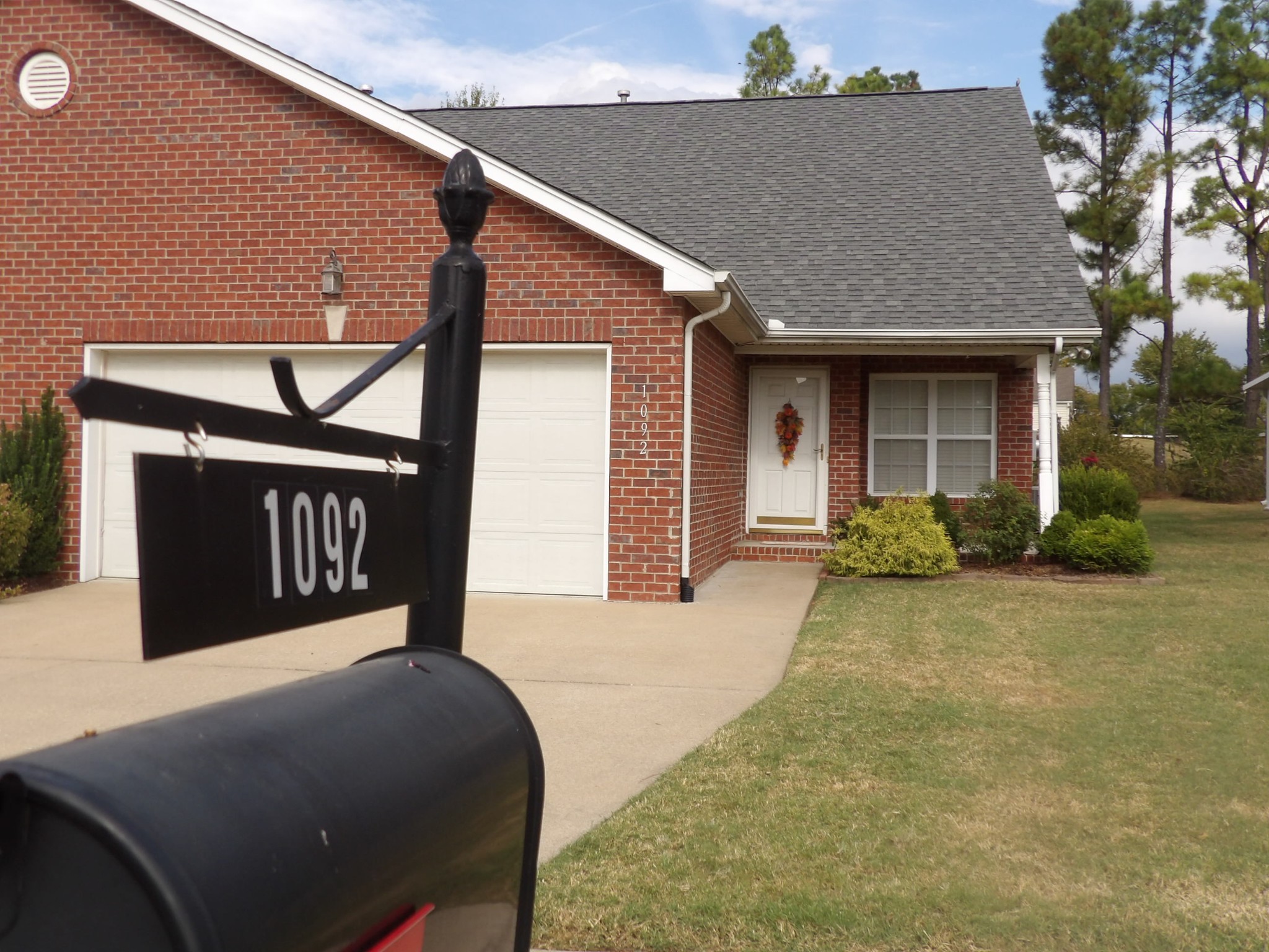 1092 Ellis Way Property Photo 2