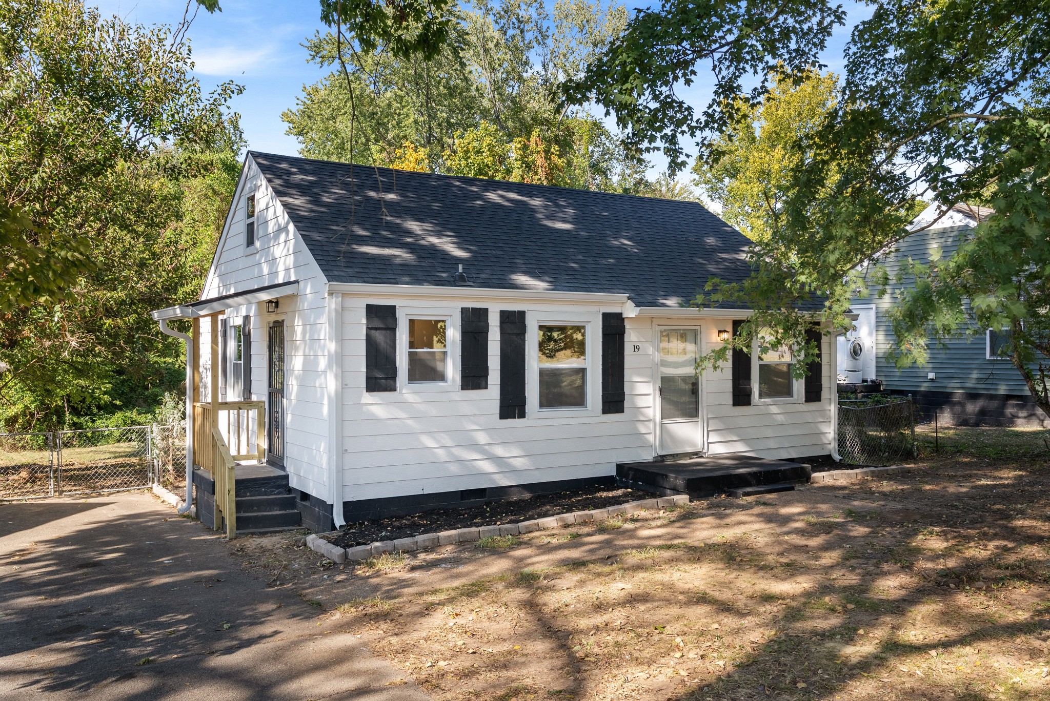 19 Maple St Property Photo 2