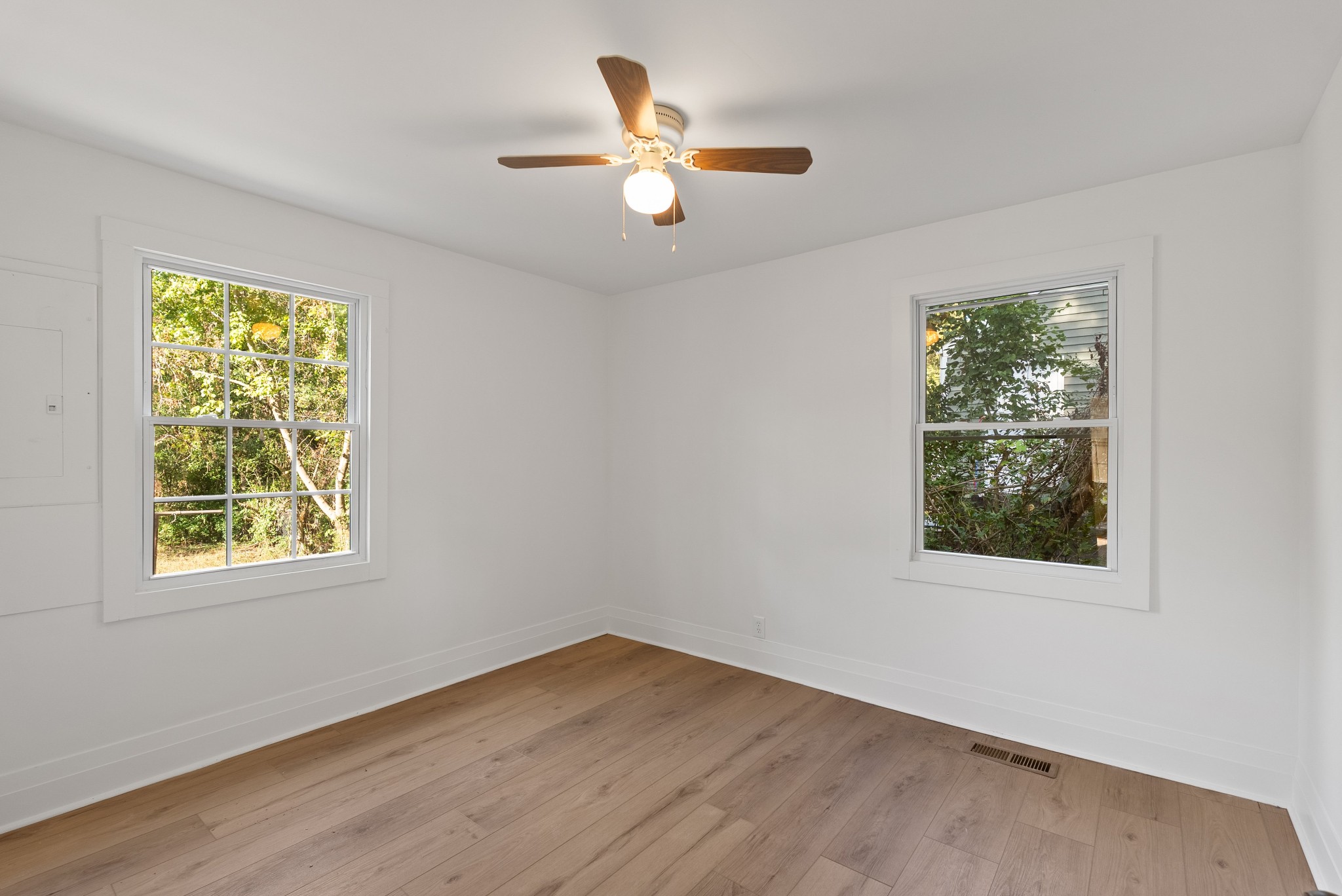 19 Maple St Property Photo 8