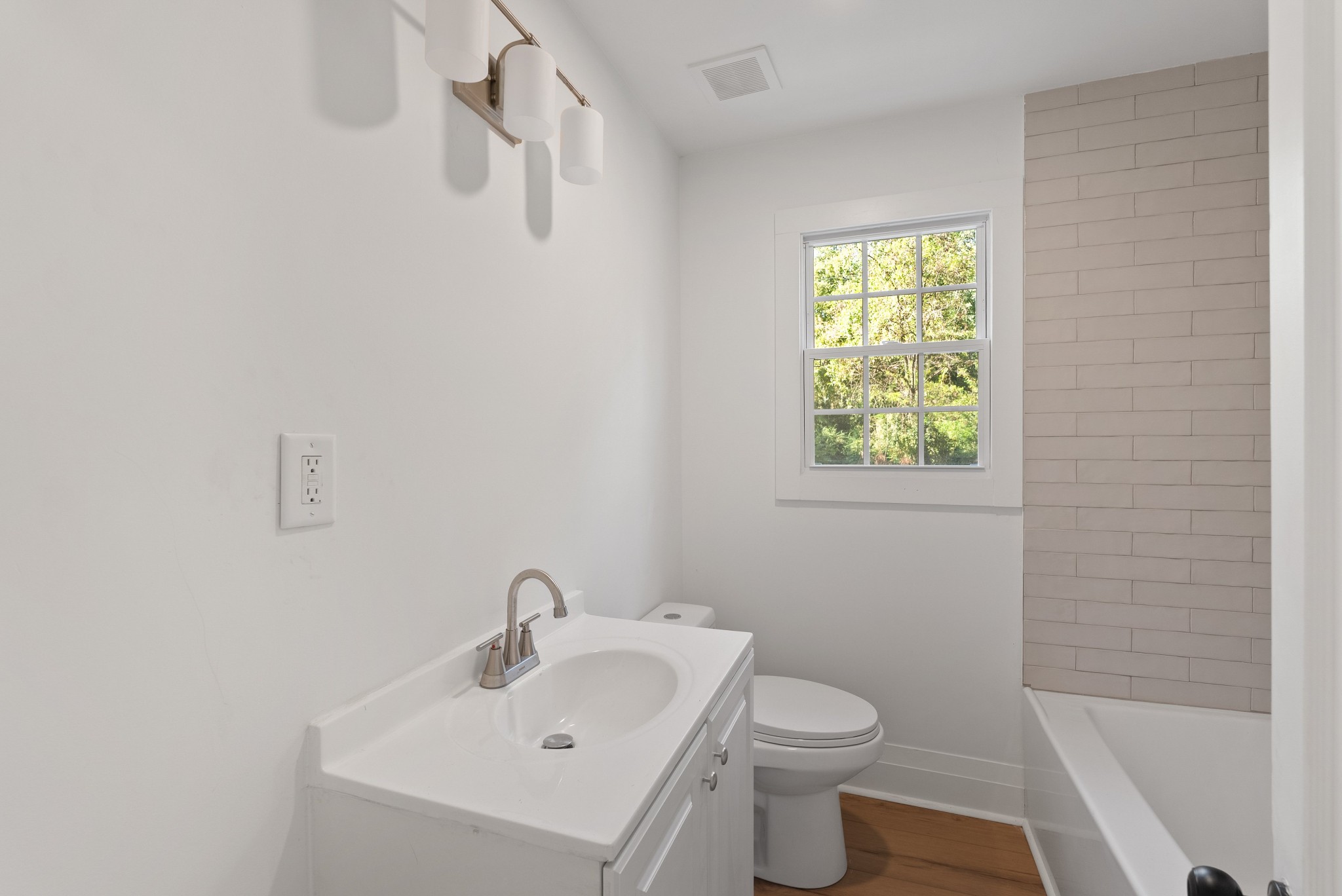 19 Maple St Property Photo 10