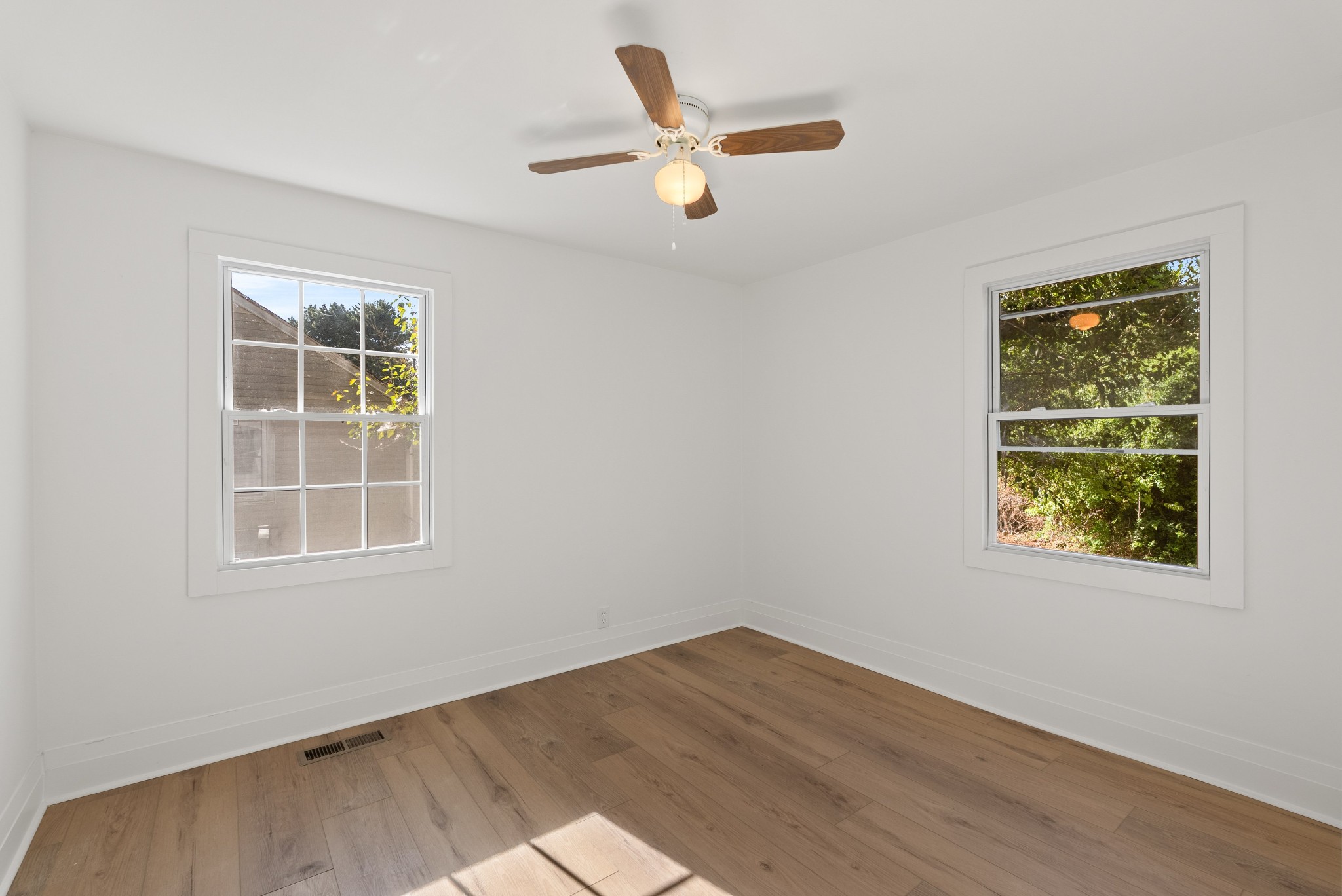 19 Maple St Property Photo 12