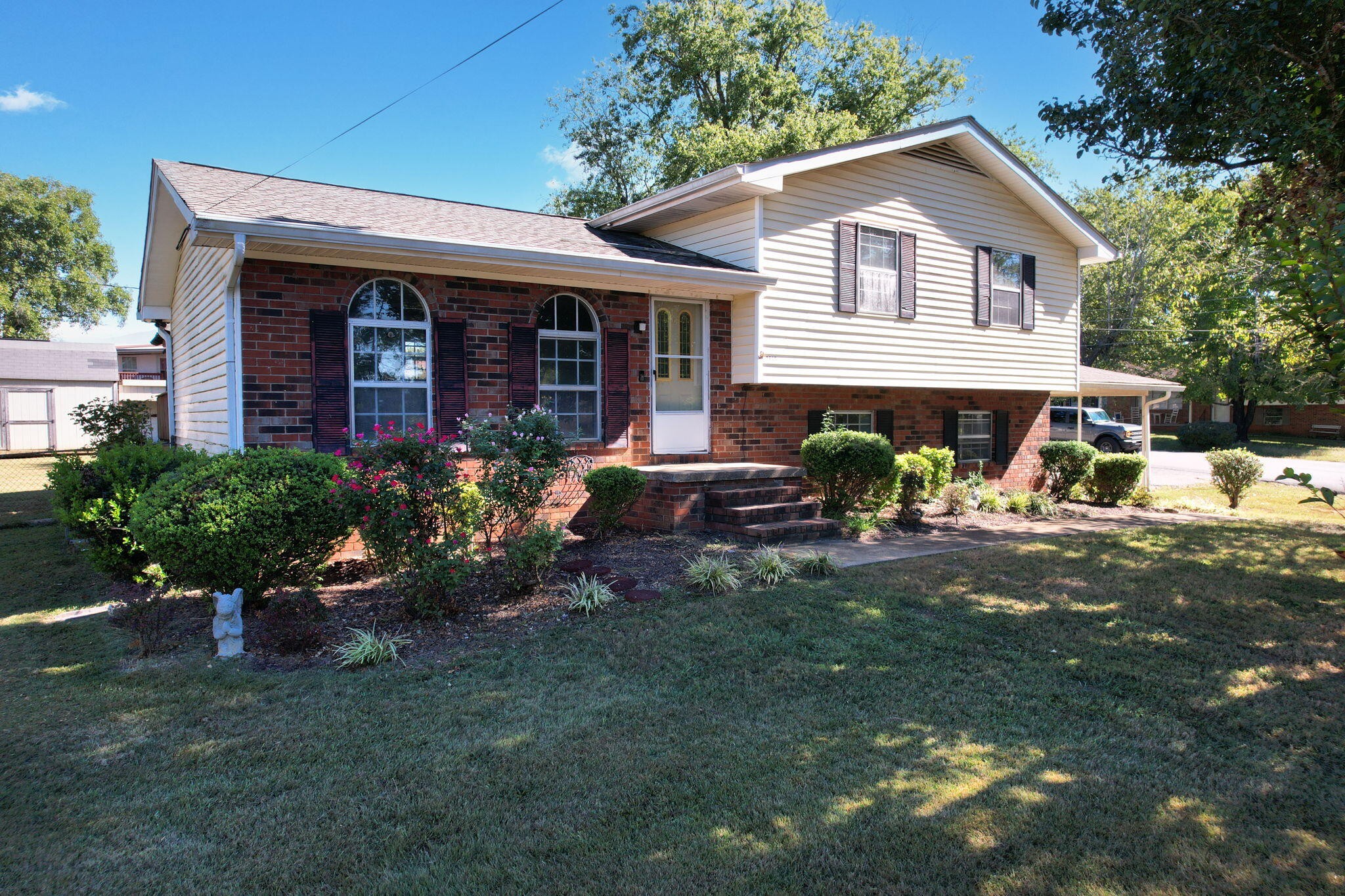 2640 Alvin Court, Nw Property Photo 1