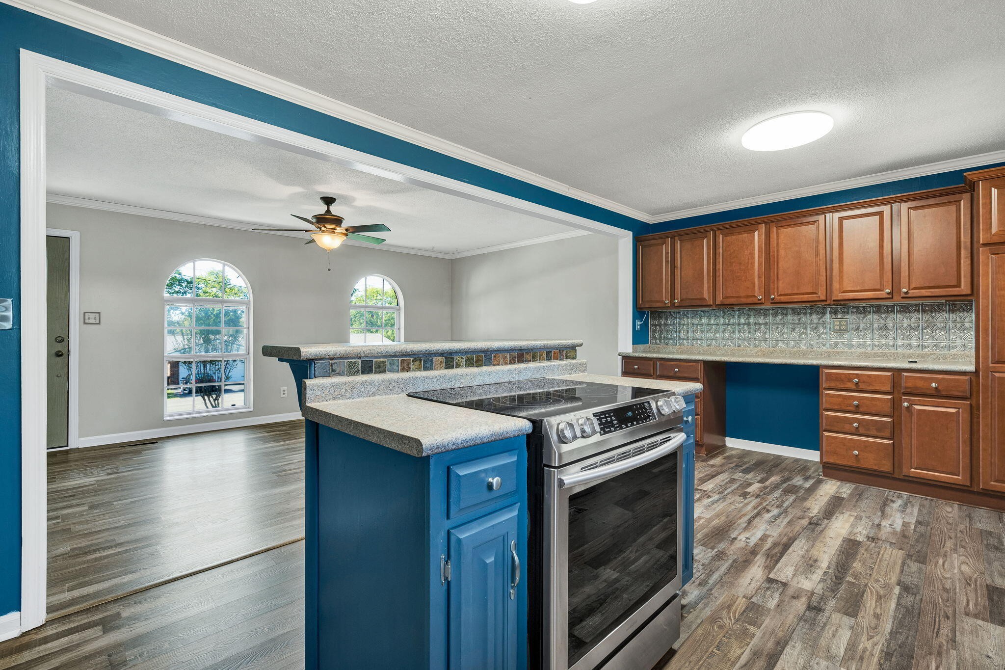 2640 Alvin Court, Nw Property Photo 10