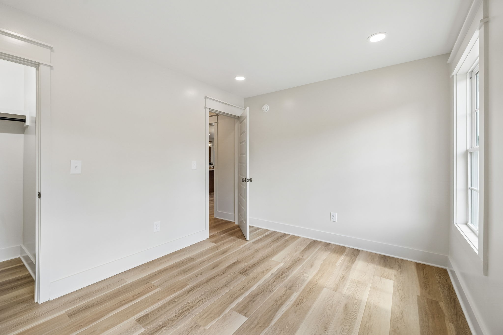 165 Main St, E Property Photo 29