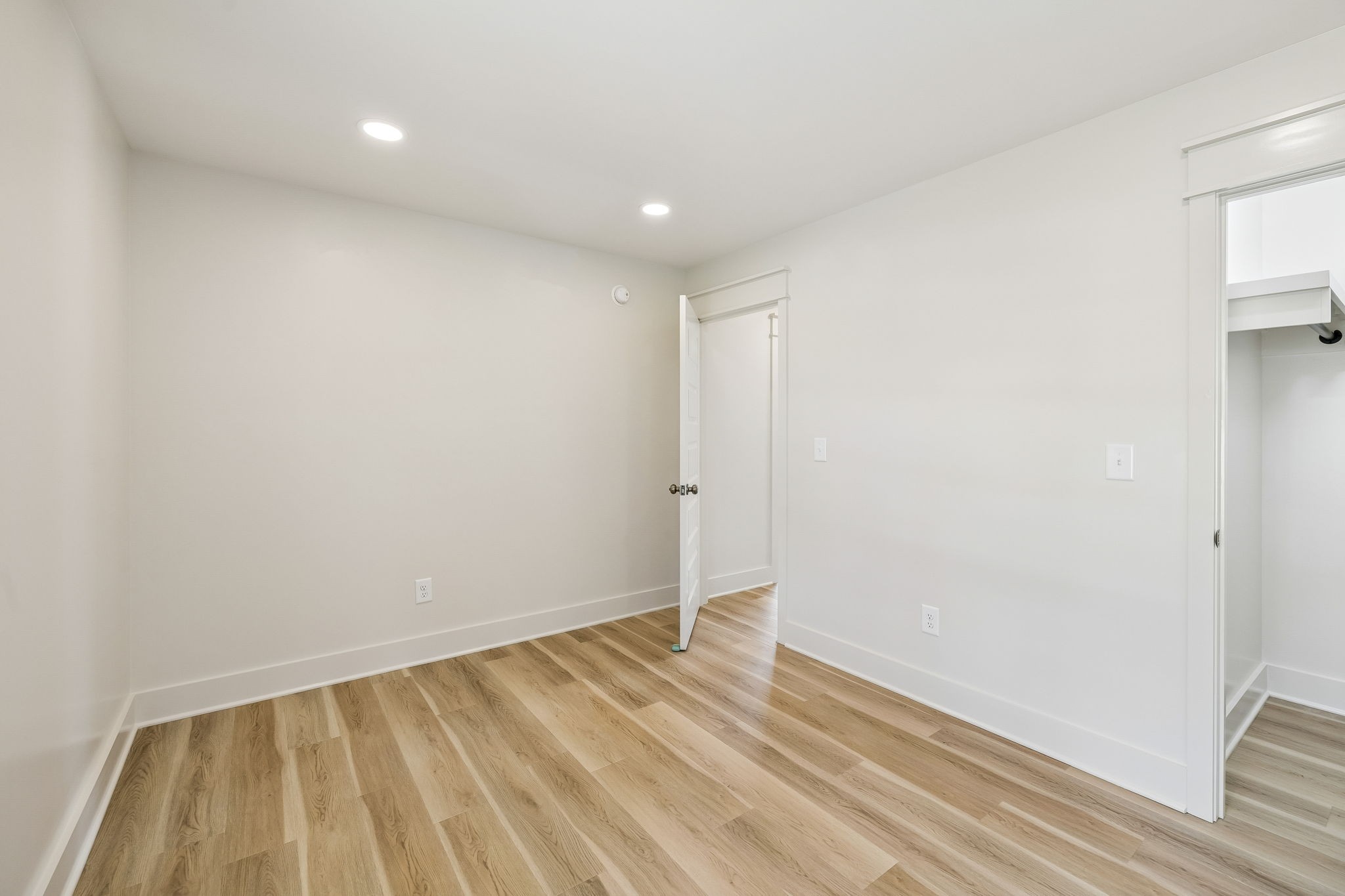 165 Main St, E Property Photo 33