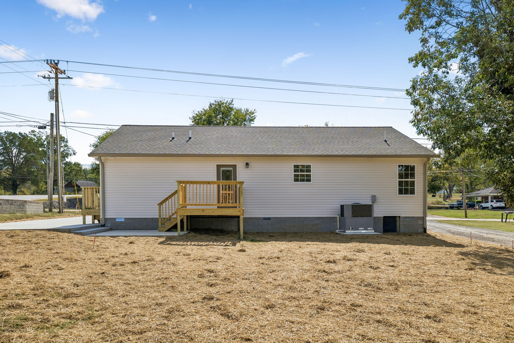 165 Main St, E Property Photo 38