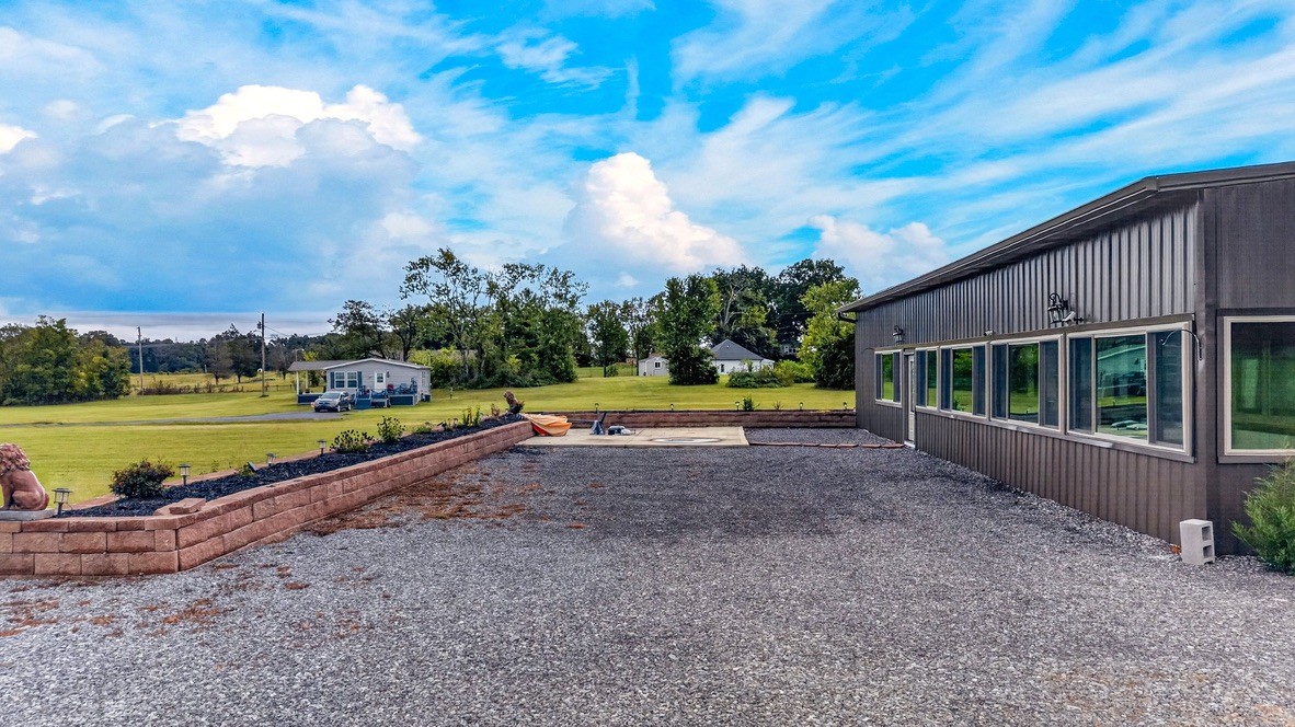 348 Harris Town Rd Property Photo 11