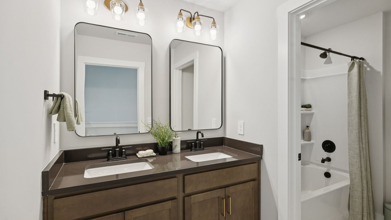 297 Harvest Point Blvd Property Photo 39