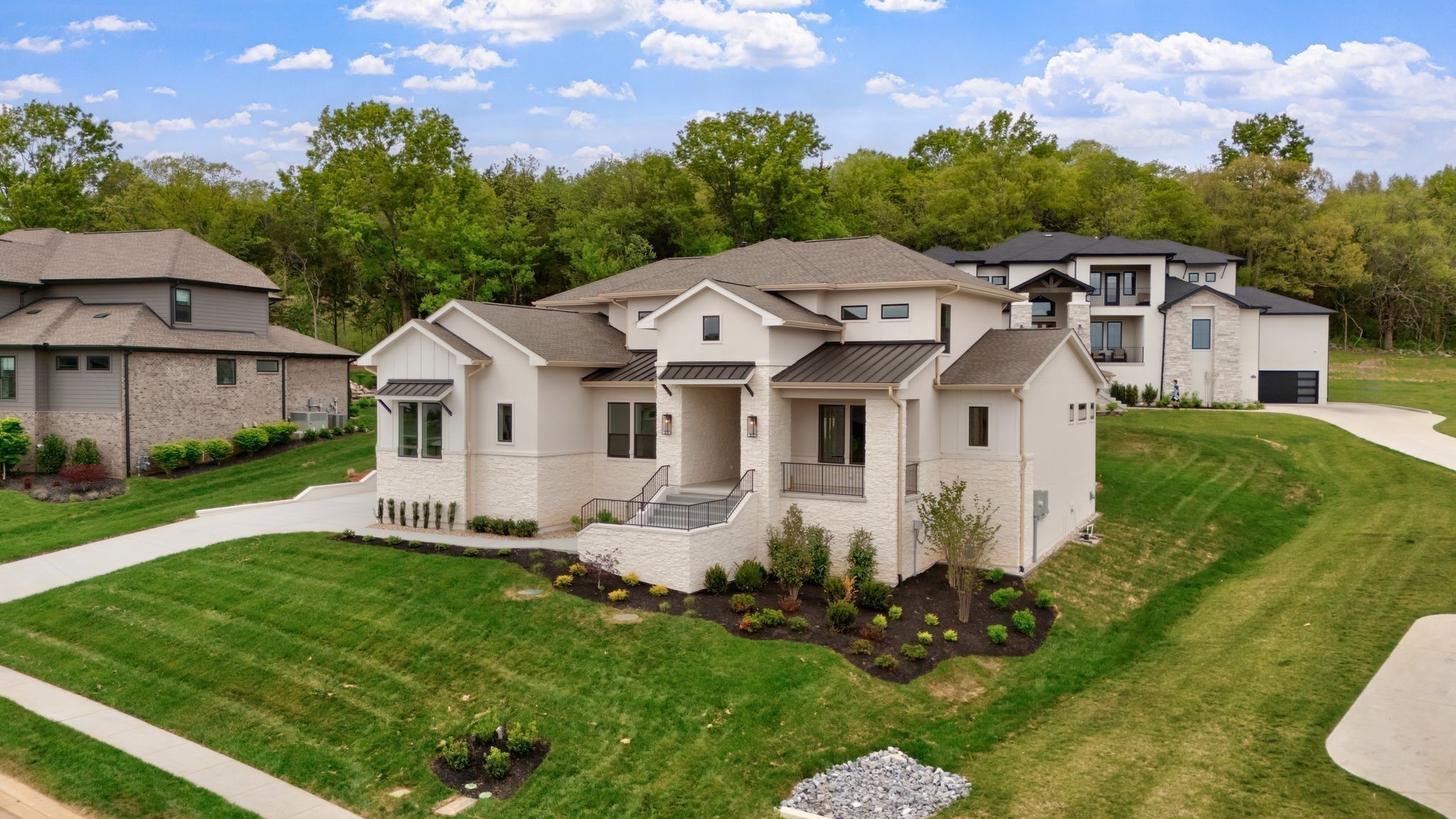 6066 Lookaway Cir Property Photo 2