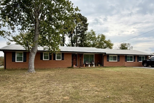 1019 Primrose Dr Property Photo 1