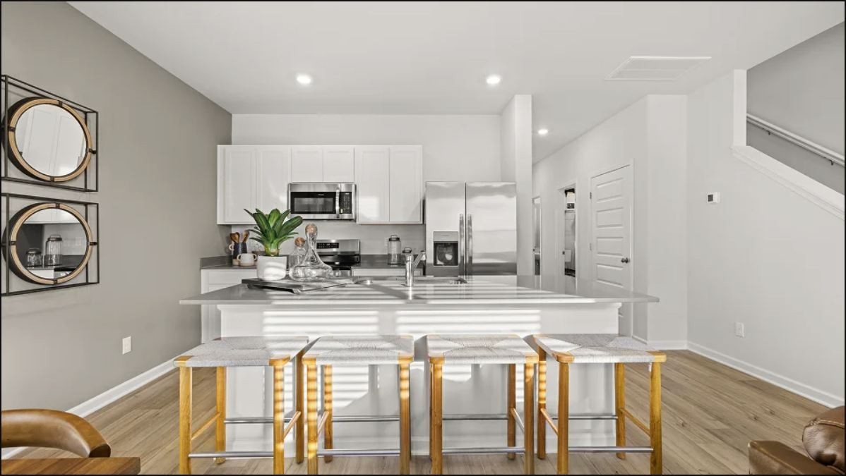 366 Golden Deer Drive Property Photo 4