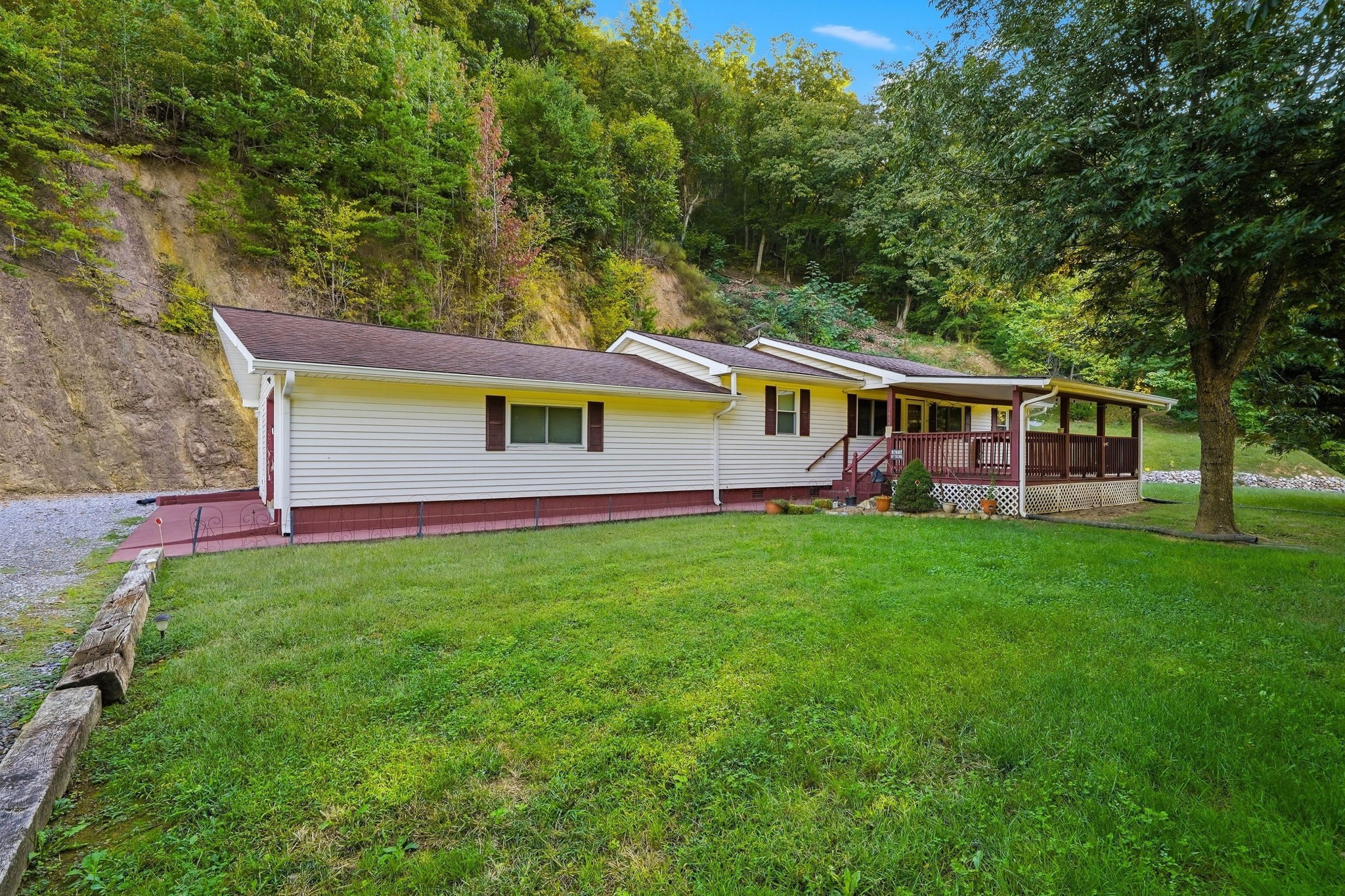 1958 Highway 25 70, E Property Photo 1