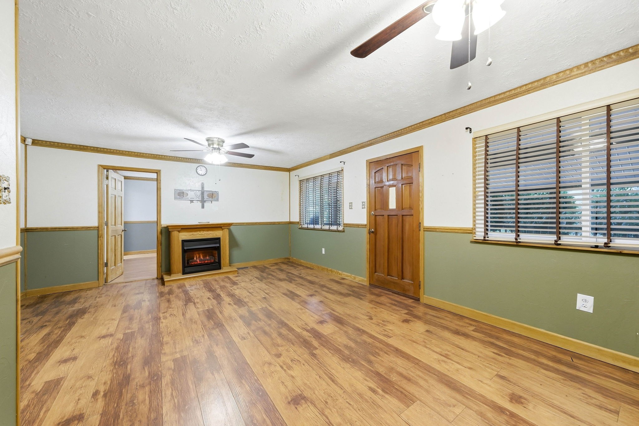 1958 Highway 25 70, E Property Photo 5