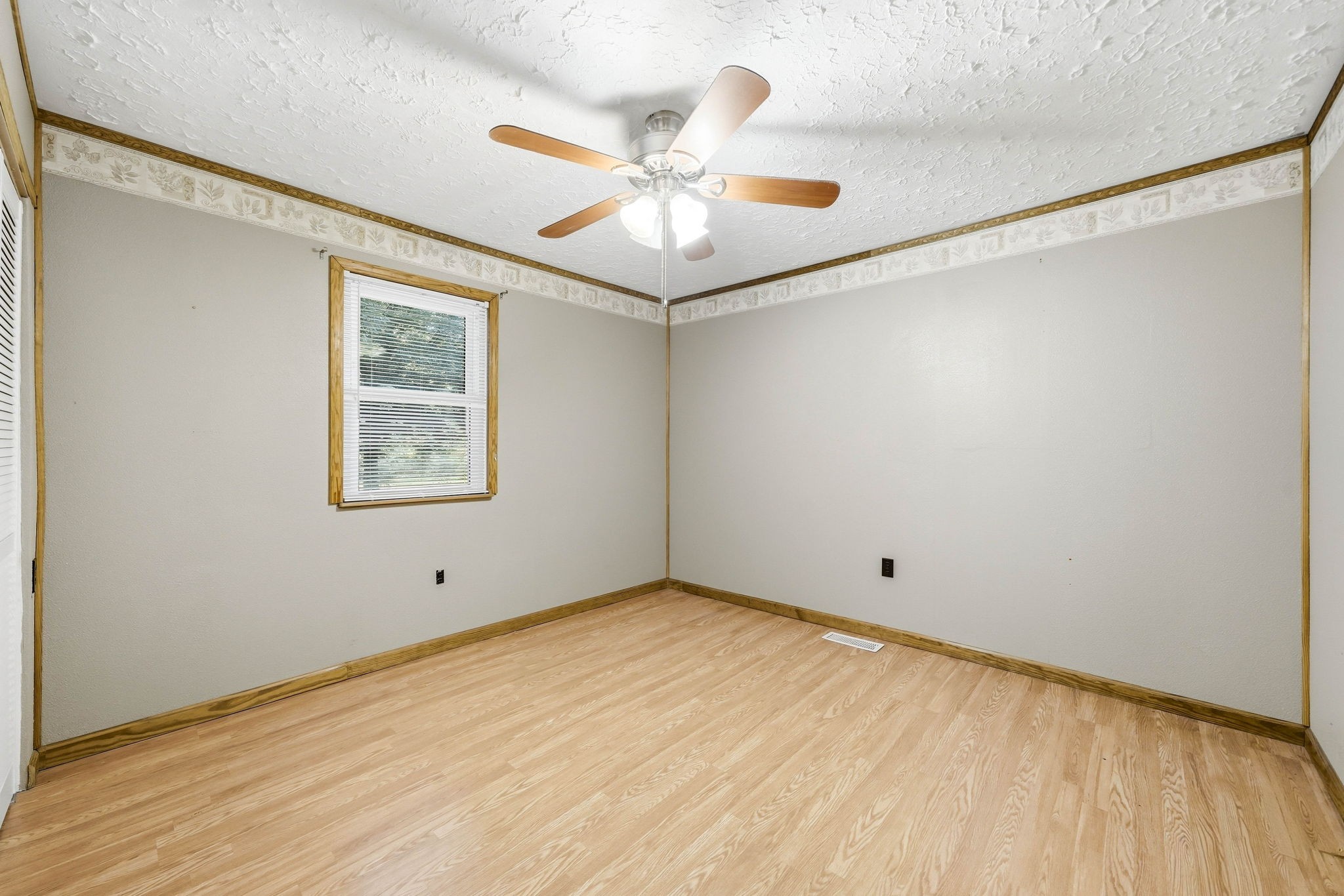 1958 Highway 25 70, E Property Photo 15