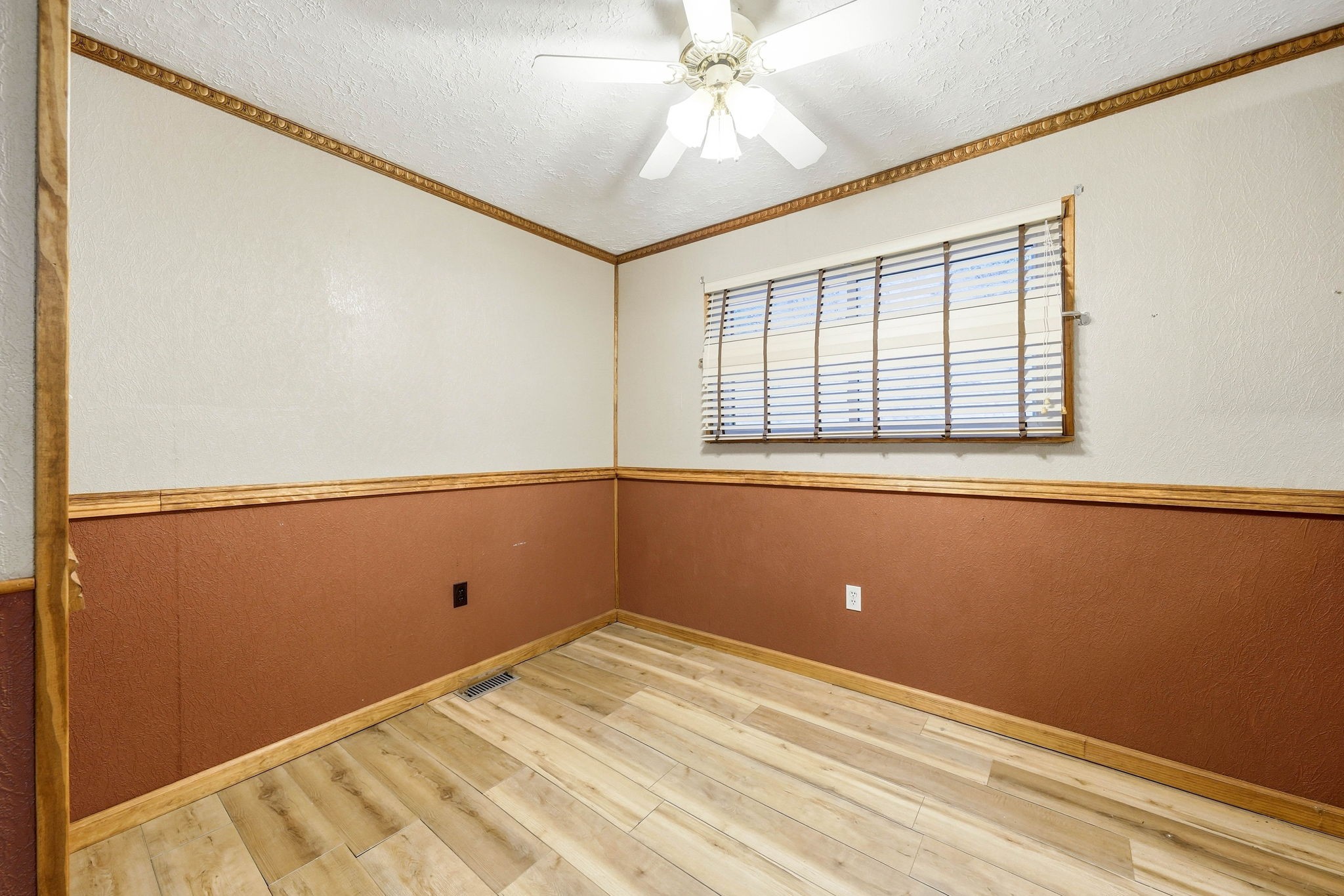 1958 Highway 25 70, E Property Photo 18
