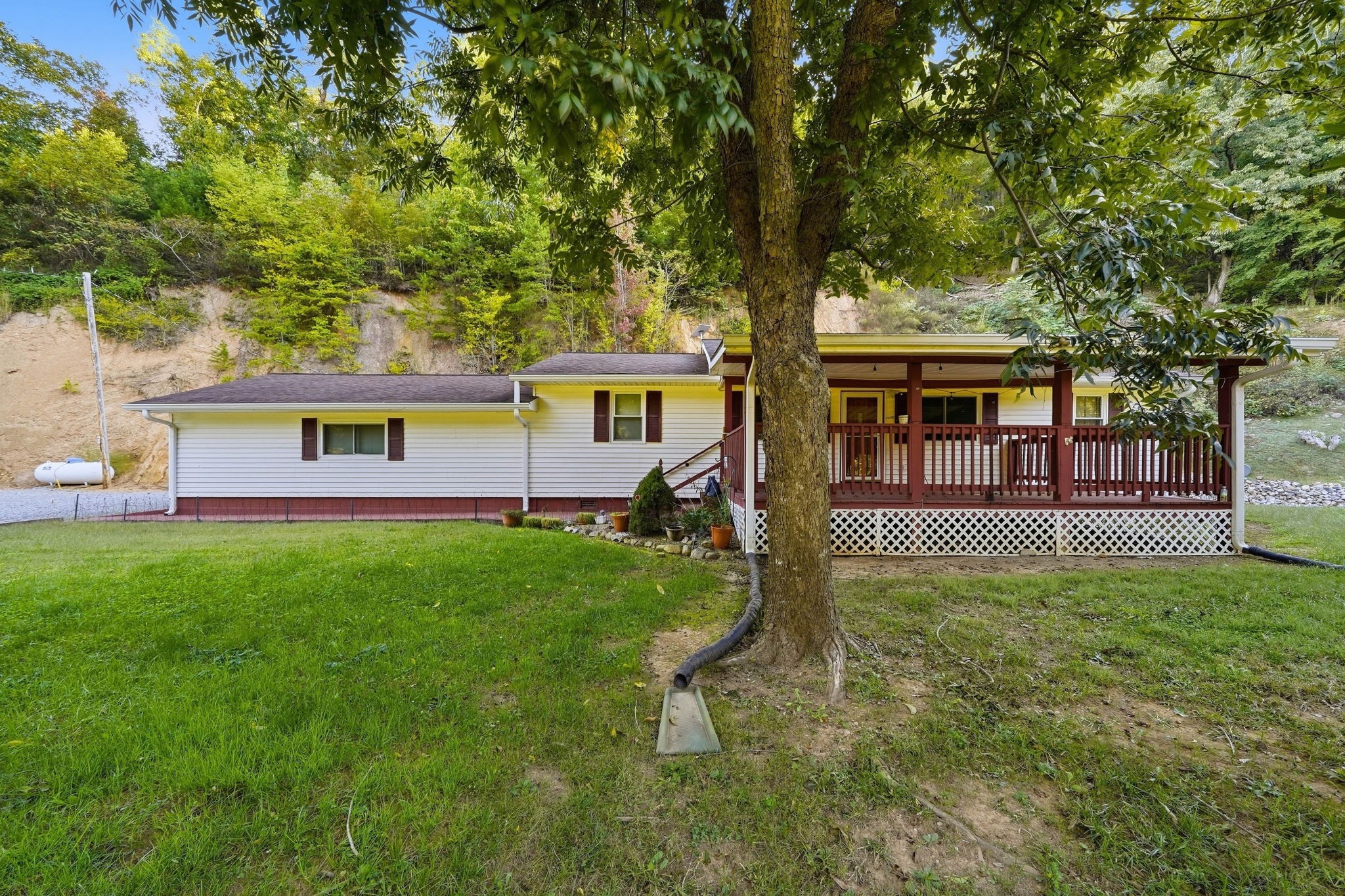 1958 Highway 25 70, E Property Photo 32