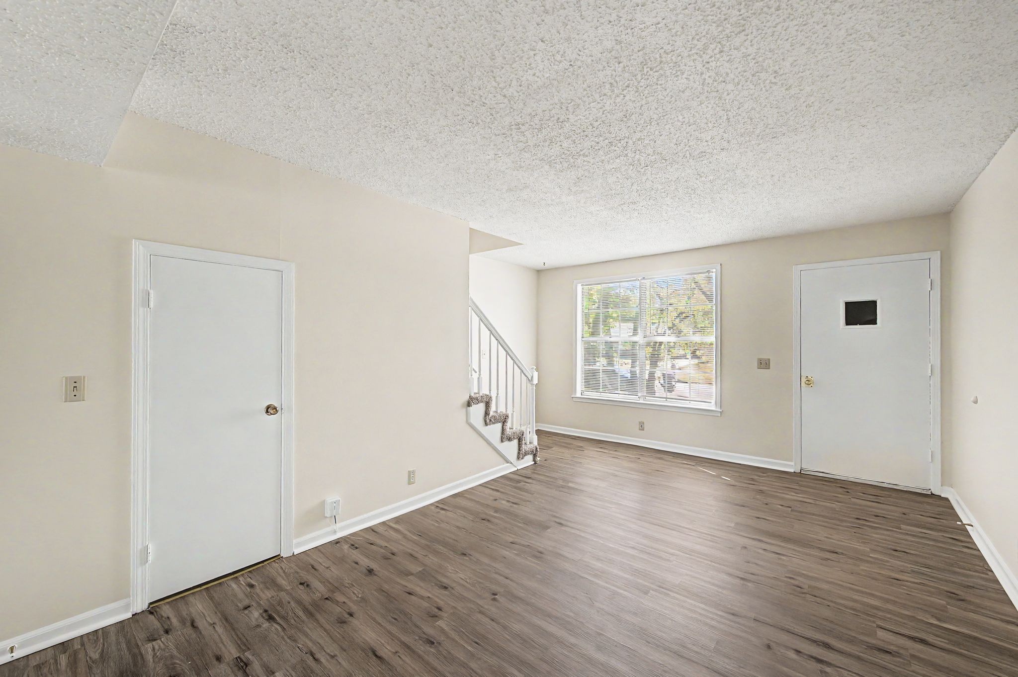 7480 Harrow Dr Property Photo 9