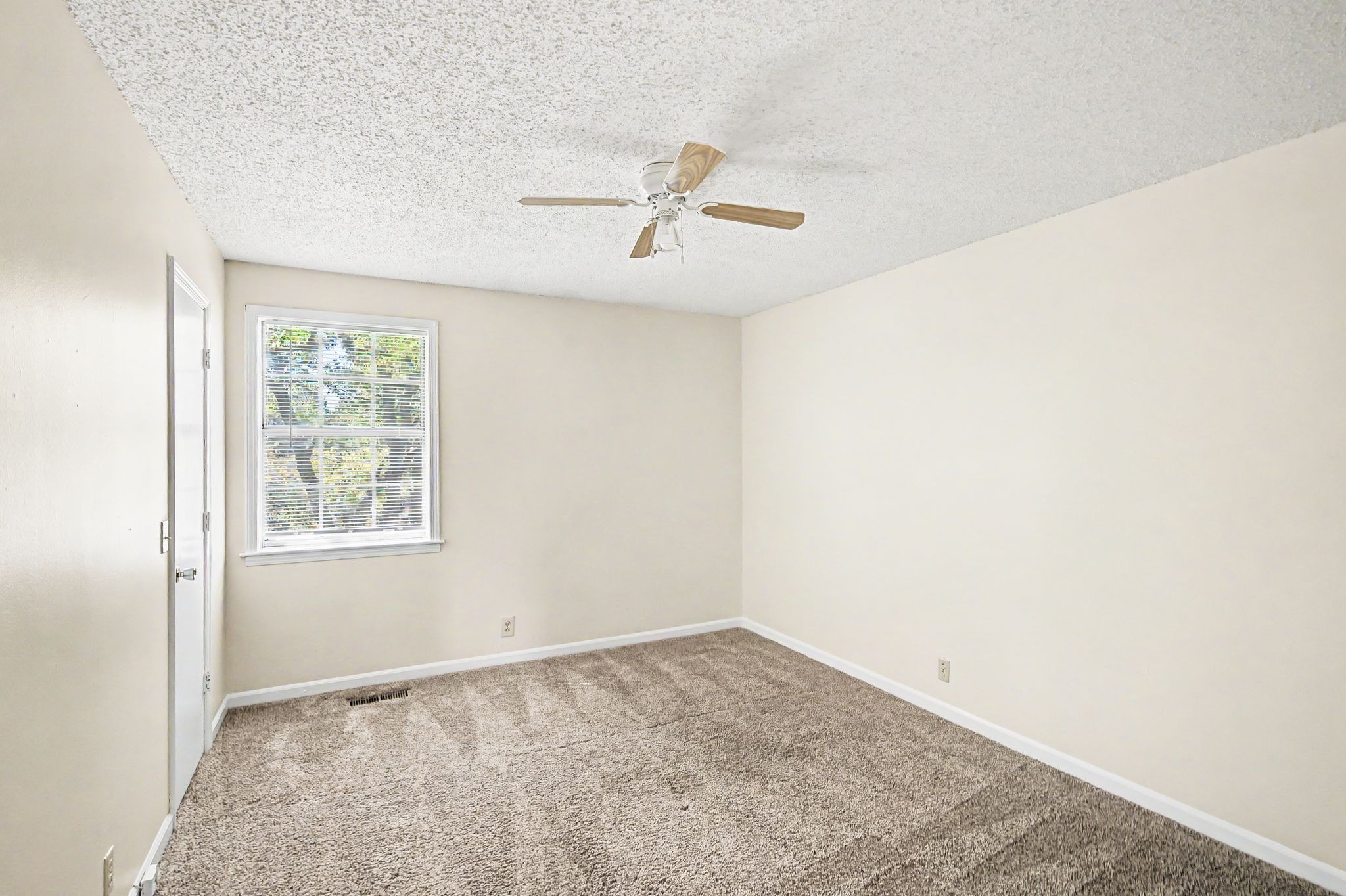 7480 Harrow Dr Property Photo 18